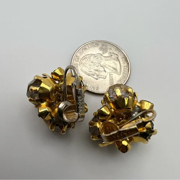 Vintage Vogue Cluster clip on Earrings - Picture 3 of 3